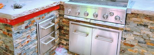 Outdoor kitchen