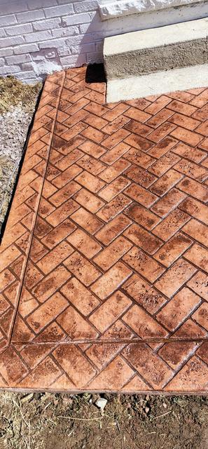 Herringbone stamped landing
